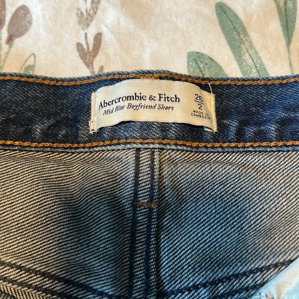 Abercrombie & Fitch Mid-Rise Boyfriend Shorts